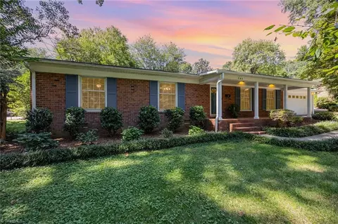 541 Hedrick Dr, Statesville, NC 28677