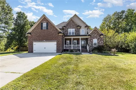 103 Plumstead Ln, Clemmons, NC 27012