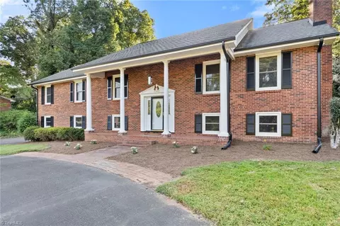 3524 Stimpson Dr, Pfafftown, NC 27040