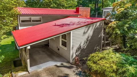204 Rockspring Dr, Thomasville, NC 27360