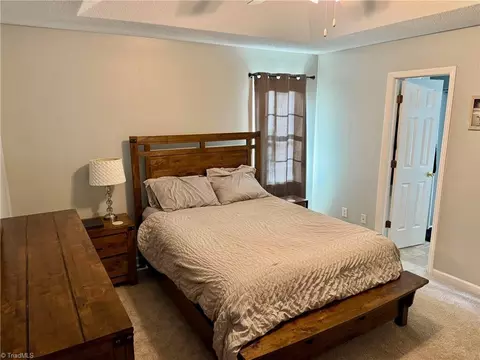 Bedroom - 355 Tanglebrook Trl, Eden, NC 27288 photo 2 of 5