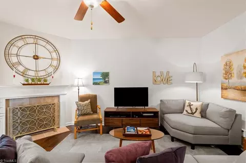 Living - 758 Forester Ct, High Point, NC 27265 photo 2 of 5