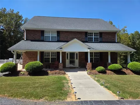 1085 Mystic Ln, King, NC 27021