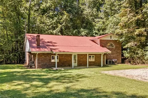 991 Fairway Dr, Kannapolis, NC 28081