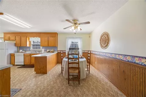 Dining - 2170 Mt Wesley Church Rd, Hiddenite, NC 28636 photo 2 of 2