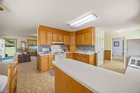 Kitchen - 2170 Mt Wesley Church Rd, Hiddenite, NC 28636 photo 5 of 5