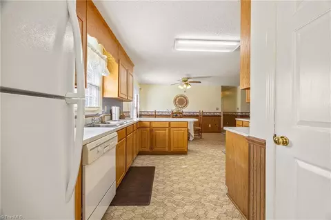 Kitchen - 2170 Mt Wesley Church Rd, Hiddenite, NC 28636 photo 1 of 5
