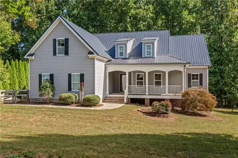 1478 Curry Rd, Kernersville, NC 27284