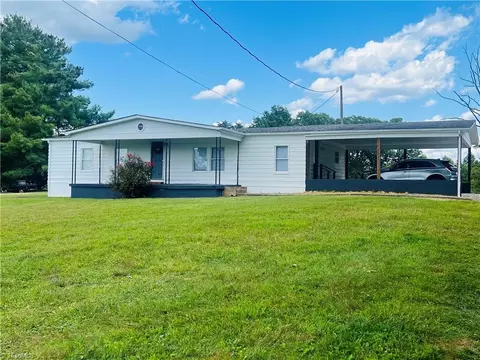 115 Stout Ln, Pilot Mountain, NC 27041