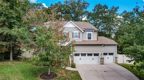 Exterior - 2806 Splitbrooke Dr, High Point, NC 27265 photo 2 of 5