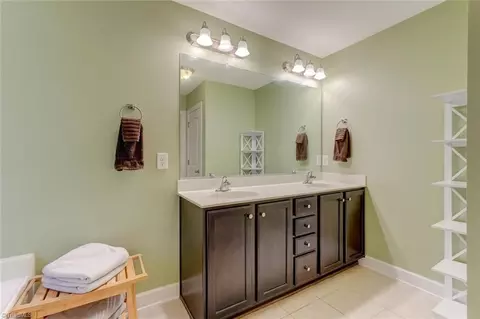 Bath - 2806 Splitbrooke Dr, High Point, NC 27265 photo 1 of 3
