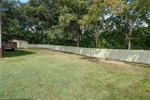 Exterior - 2806 Splitbrooke Dr, High Point, NC 27265 photo 5 of 5