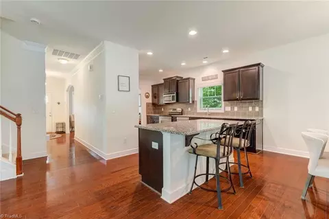 Entry Way - 2806 Splitbrooke Dr, High Point, NC 27265 photo 2 of 3