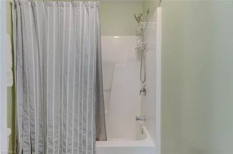 Bath - 2806 Splitbrooke Dr, High Point, NC 27265 photo 3 of 3