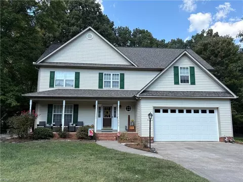 6679 Valleyoak Dr, Clemmons, NC 27012