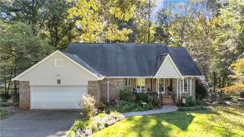 4628 Riverview Dr, Trinity, NC 27370