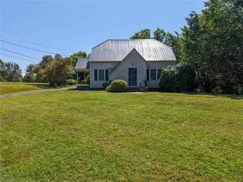 748 Pleasant Hill Dr, Elkin, NC 28621