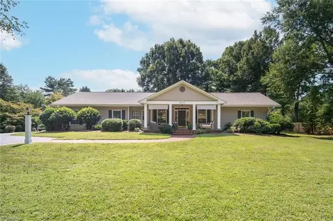 6117 Westwind Dr, Greensboro, NC 27410