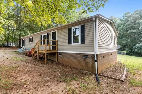218 Gem Stone Loop, Summerfield, NC 27358 photo 2