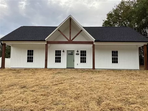 5619 Rockford Dr, Trinity, NC 27370 photo 1