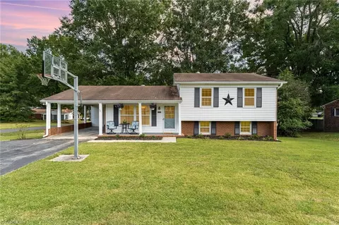 109 13th Ave N, Mayodan, NC 27027