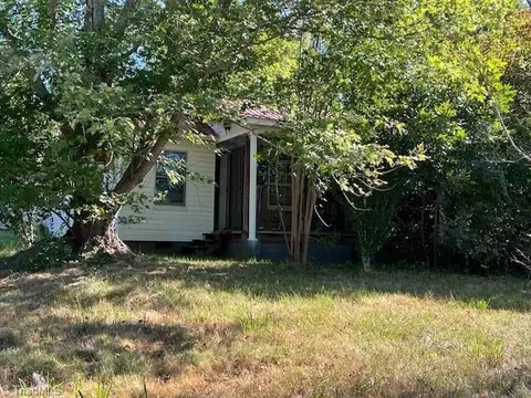 110 Moncus Ln, State Road, NC 28676 photo 2