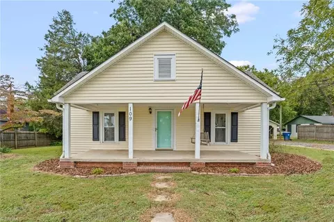 109 Tabernacle St, Randleman, NC 27317