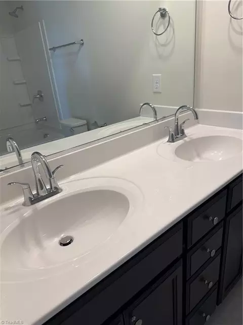 Bath - 4713 Willowstone Dr, High Point, NC 27265 photo 1 of 4