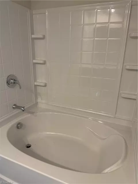 Bath - 4713 Willowstone Dr, High Point, NC 27265 photo 2 of 4