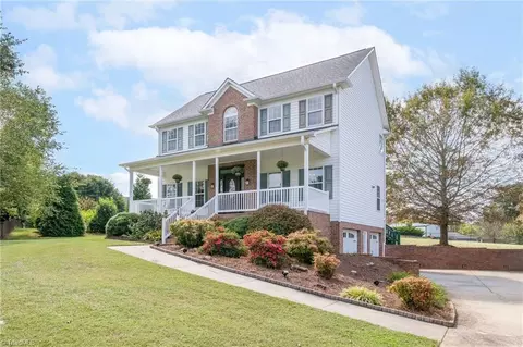 131 Fallingcreek Dr, Advance, NC 27006