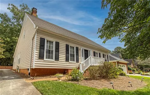121 Wellesborough Rd, Winston Salem, NC 27104