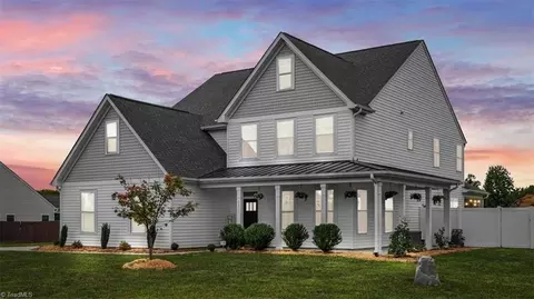 3611 Wesley Point Dr, Browns Summit, NC 27214