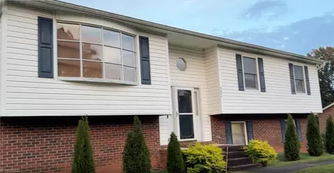 3651 Shaw Rd, Winston Salem, NC 27105