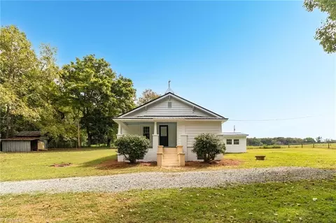 1626 Ramseur Julian Rd, Liberty, NC 27298