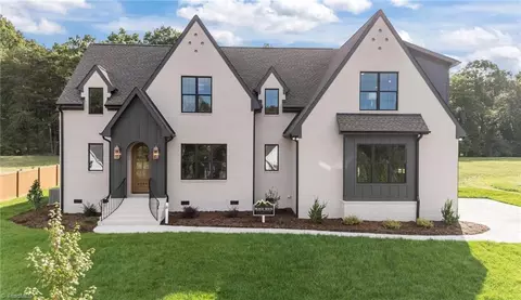 8966 Maltese Ct, Lewisville, NC 27023