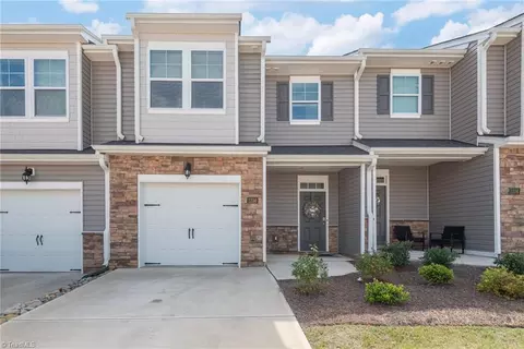 1236 Evelynnview Ln, Kernersville, NC 27284