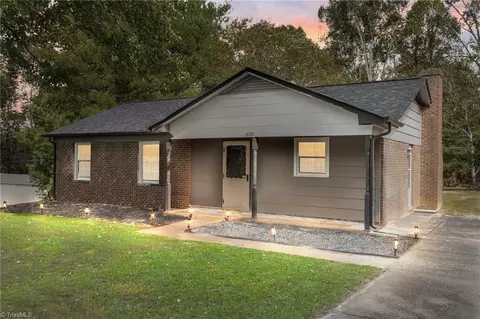 6130 Meadowdale Dr, Winston Salem, NC 27105