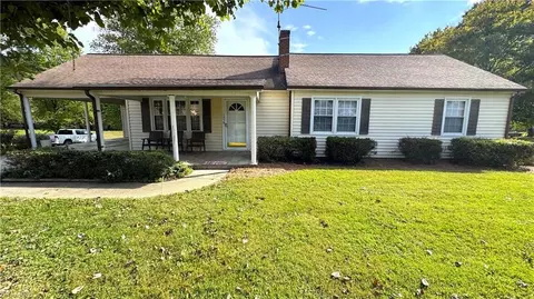 1458 Austin Traphill Rd, Elkin, NC 28621