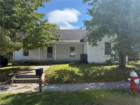319 Main St, Thomasville, NC 27360