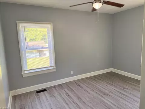 607 Martha Pl, High Point, NC 27263 photo 10