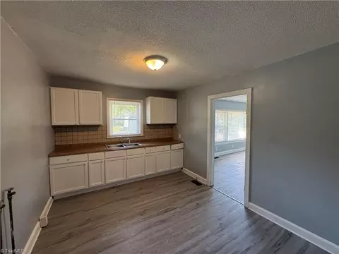 607 Martha Pl, High Point, NC 27263 photo 16
