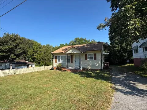 607 Martha Pl, High Point, NC 27263 photo 28