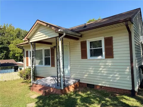 607 Martha Pl, High Point, NC 27263 photo 5