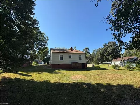 607 Martha Pl, High Point, NC 27263 photo 24