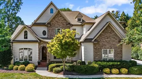 3101 Wynnewood Dr, Greensboro, NC 27408