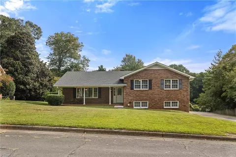 3061 Magazine Dr, Winston Salem, NC 27106