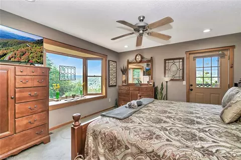 Bedroom - 979 Buck Mountain Rd, Purlear, NC 28665 photo 1 of 5
