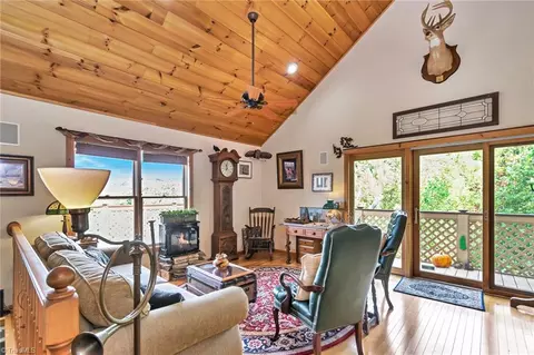 Living - 979 Buck Mountain Rd, Purlear, NC 28665 photo 2 of 7