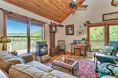 Living - 979 Buck Mountain Rd, Purlear, NC 28665 photo 5 of 7