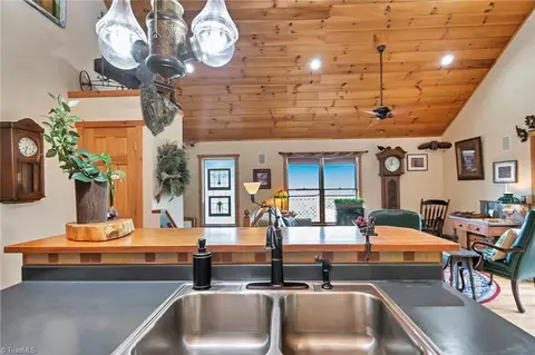 Kitchen - 979 Buck Mountain Rd, Purlear, NC 28665 photo 9 of 9